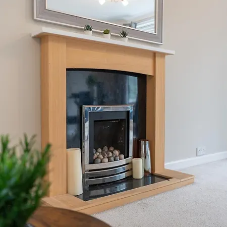 Holiday home Modern 3br Contractor - Parking - Near Leeds (West Yorkshire)