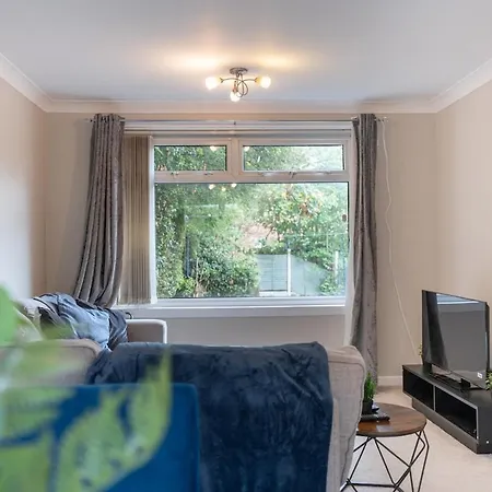 Holiday home Modern 3br Contractor - Parking - Near Leeds (West Yorkshire)